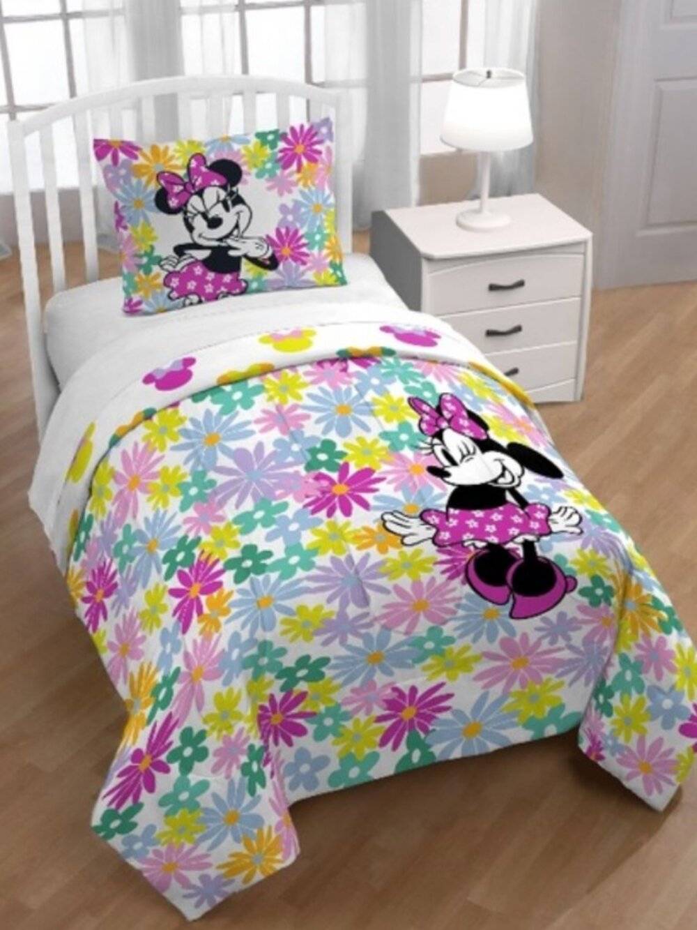 Minnie Mouse 5 pieces comforter bedding set, twin size
